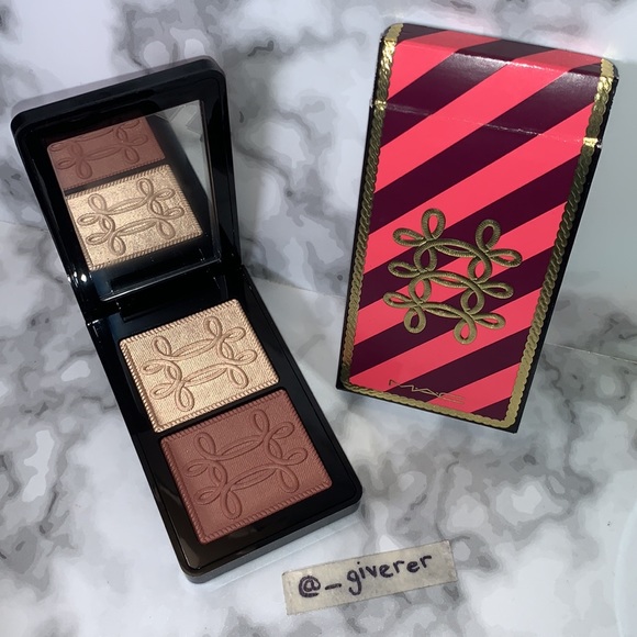 Nutcracker Sweet Copper Face Compact Extra Dimension Skinfinish MAC Highlighter - Picture 3 of 16